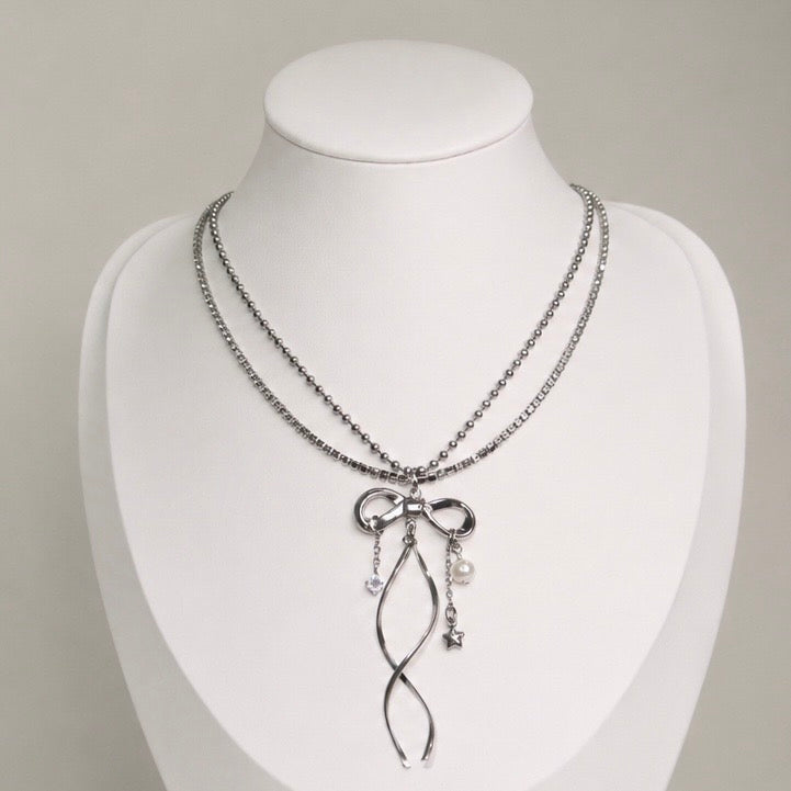 VIVI NECKLACE