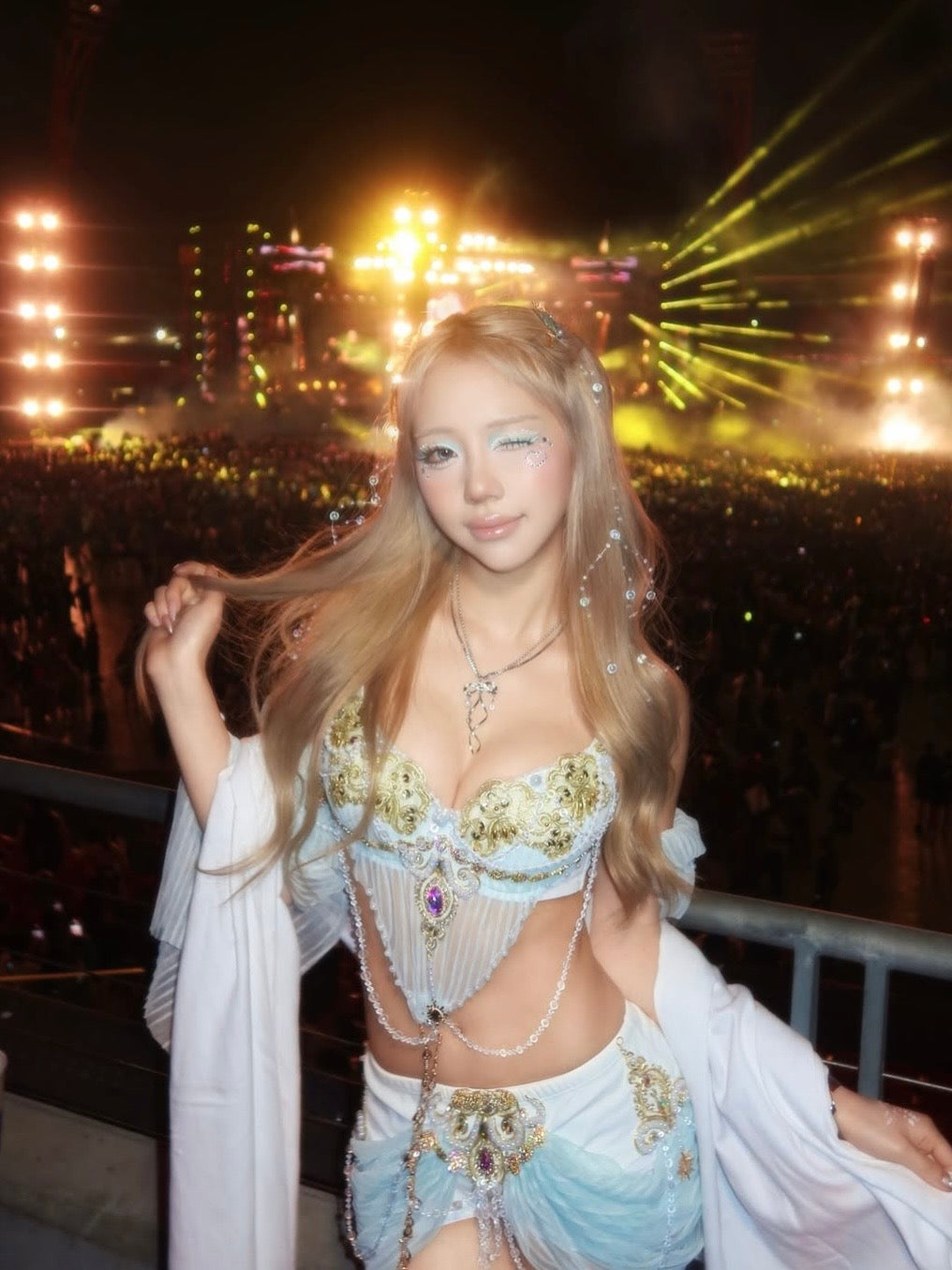 VIVI NECKLACE